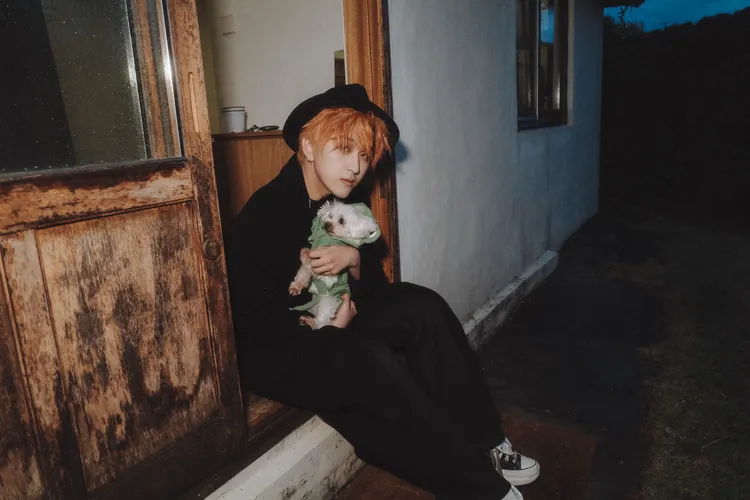 吳昱廷為了想與狗狗互動，還特別學了韓文。滾石唱片提供