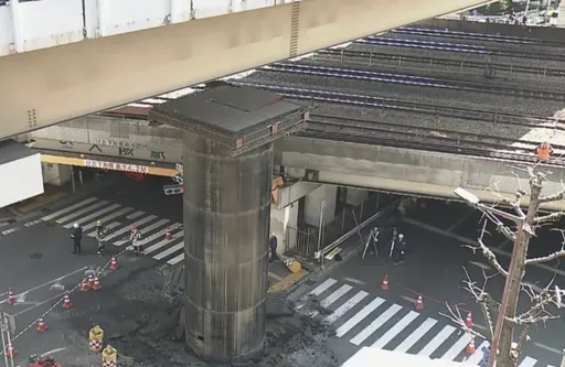 大阪街頭奇景　馬路上突長出逾3樓高巨物