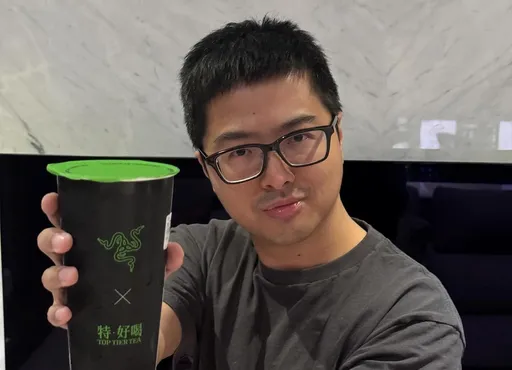 經典賽狂勝捷克｜丁特3000杯手搖終於送出去！血祭錢包幫台灣隊加油