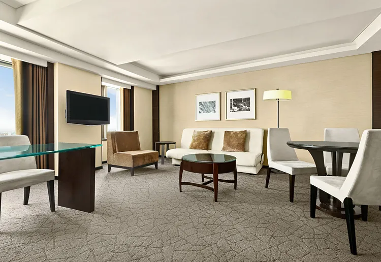 台南遠東香格里拉「周年慶奢華禮遇・升等套房」專案，指定房型加價17元
可升等至一房一廳的雅仕套房。台南遠東香格里拉飯店提供