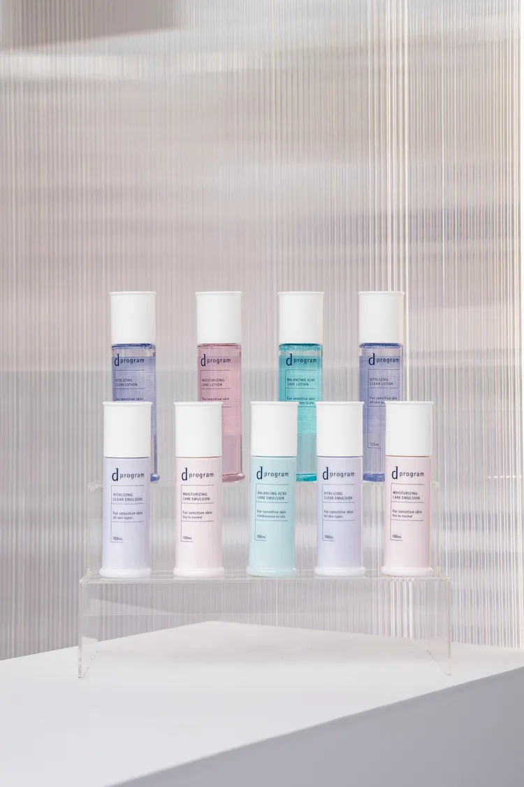 d program升級版的璀乳系列化妝水125ml／1150~1300元、化妝乳100ml／1250～1400元。品牌提供