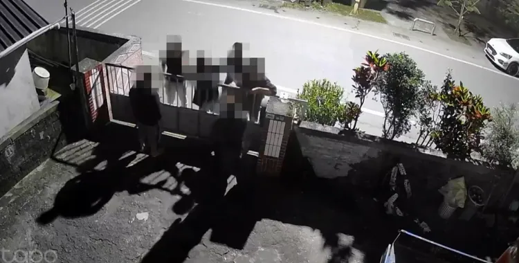 4名男子半夜到民宅放鞭炮砸酒瓶鬧事。警方提供