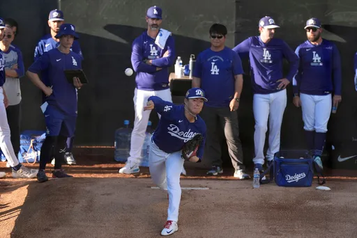 山本由伸回到大聯盟春訓　拿出世界大賽MVP身手