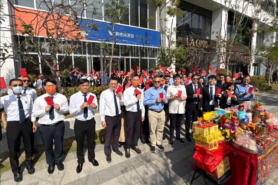 興連城落實「善良」、「正直」、「誠信」經營理念，從善待員工開始，也讓品牌更具溫度。興連城提供