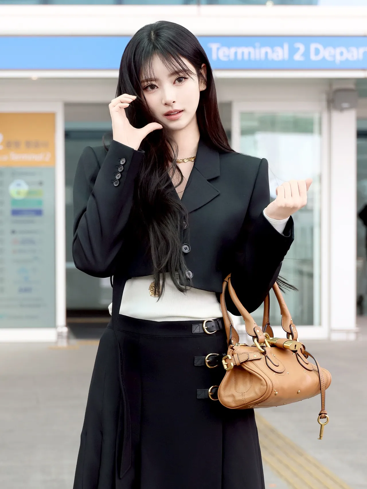 Anna現場放送臉頰愛心。品牌提供