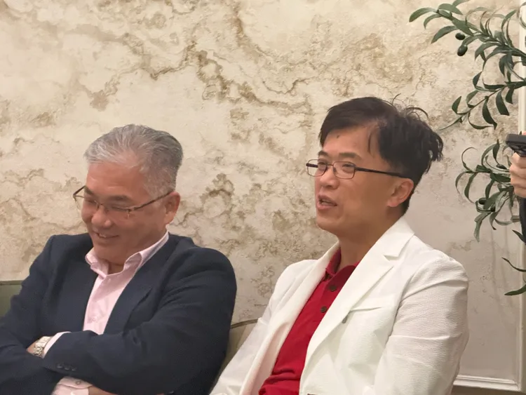 IC設計廠揚智總經理連建欽（圖右）。呂承哲攝