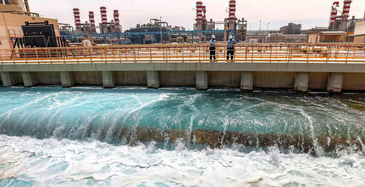 最後通牒倒數計時!川普與伊朗互不相讓 中東「生命線」恐遭摧毀