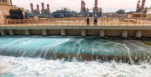 最後通牒倒數計時！川普與伊朗互不相讓　中東「生命線」恐遭摧毀