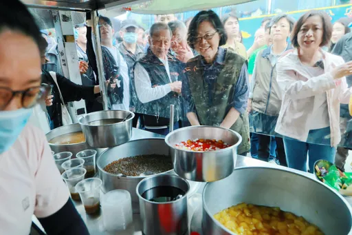 蔡英文吃剉冰必加3種料　結果竟沒帶錢！PO這符號全網暴動