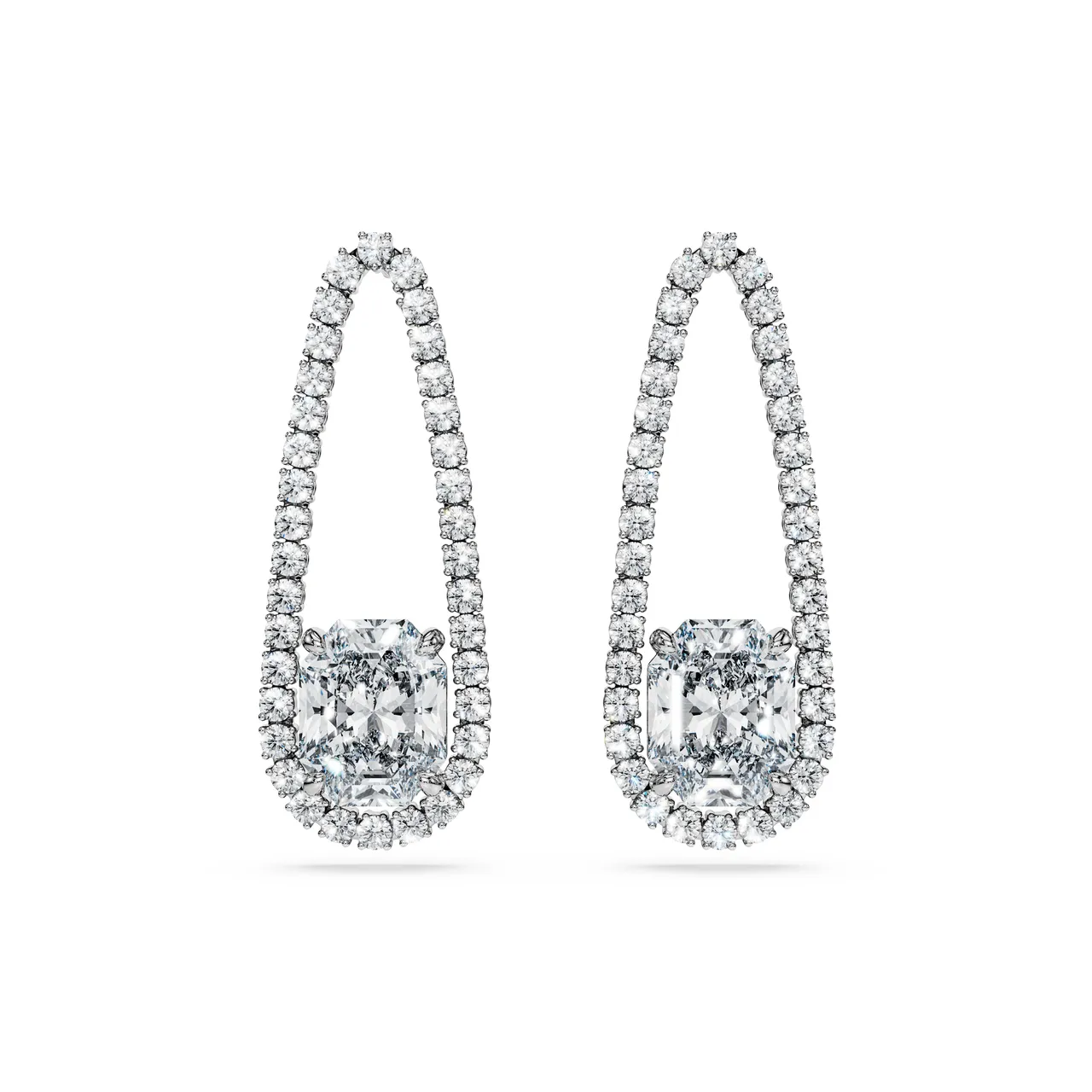 SWAROVSKI Octagon高級訂製耳環（7克拉），41萬元。品牌提供
