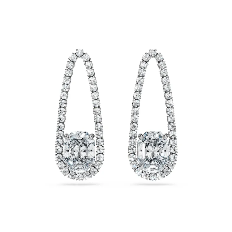 SWAROVSKI Octagon高級訂製耳環（7克拉），41萬元。品牌提供