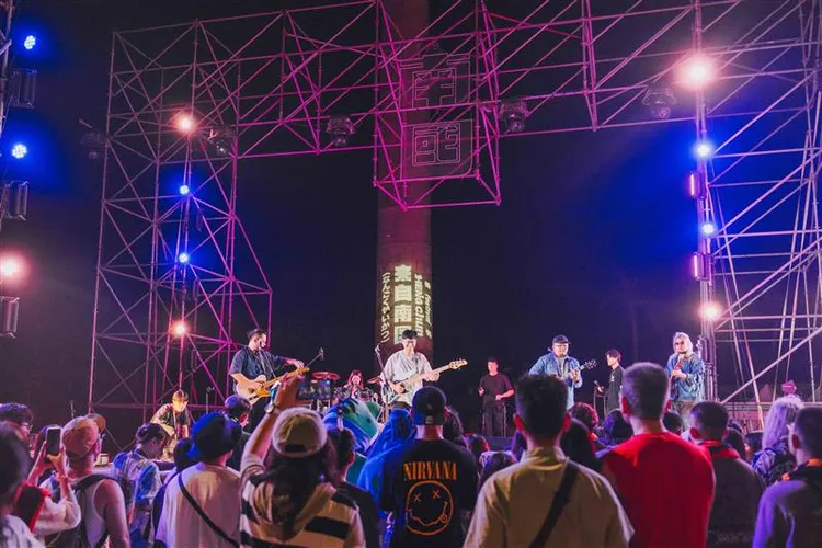 與屏東縣政府合作推出高鐵假期「南國國際生活節．屏東恆春1日豐富行」專案。高鐵提供