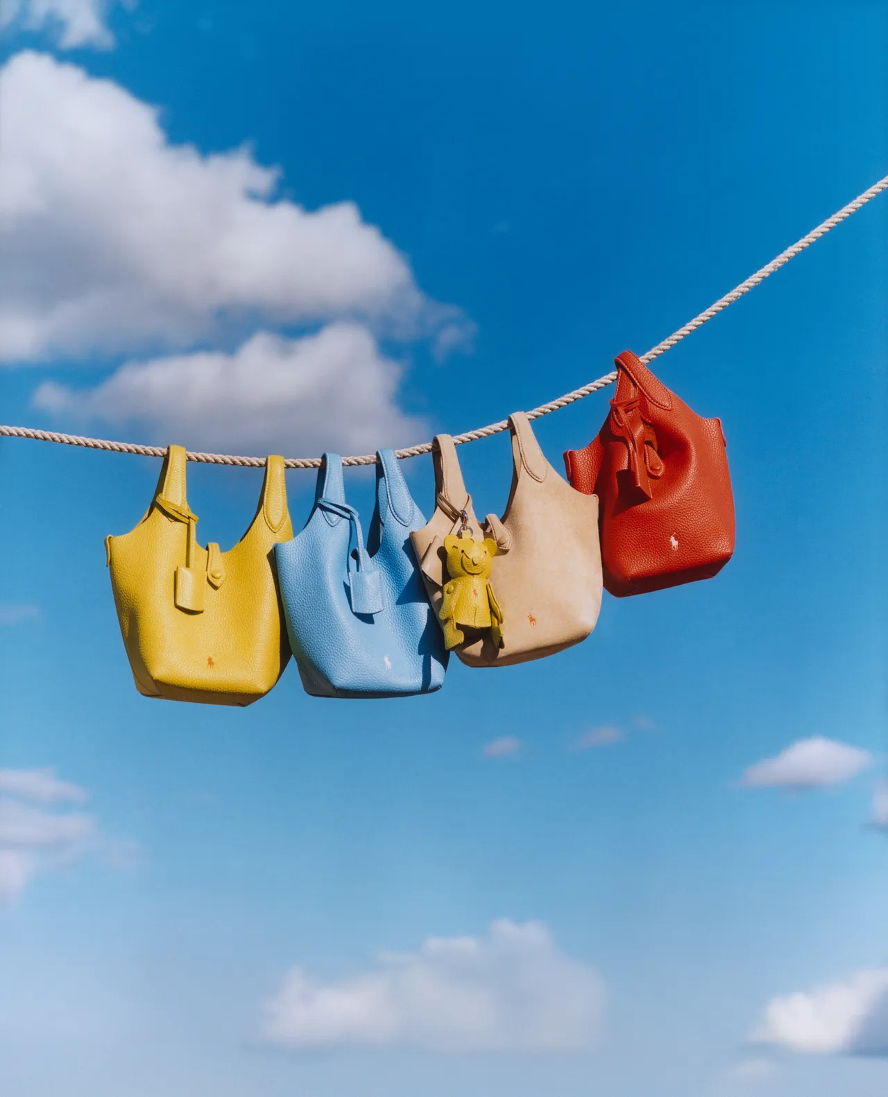 Polo Play系列本季推出寶石藍、森林翠、夕陽橘及初戀粉等鮮豔色系。品牌提供