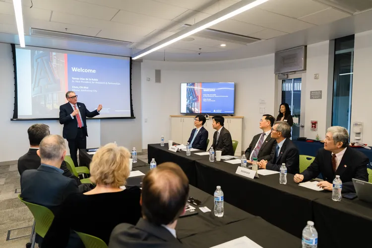 亞利桑那大學副校長托馬斯・迪亞斯・德拉魯比亞期待未來結合產官學資源，深化與高雄合作。高市府提供