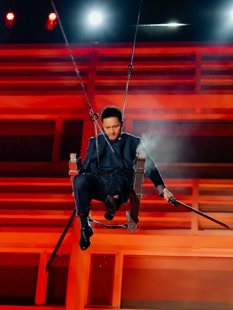 鍾培生從30公尺高處飛下來求婚。翻攝鍾培生臉書