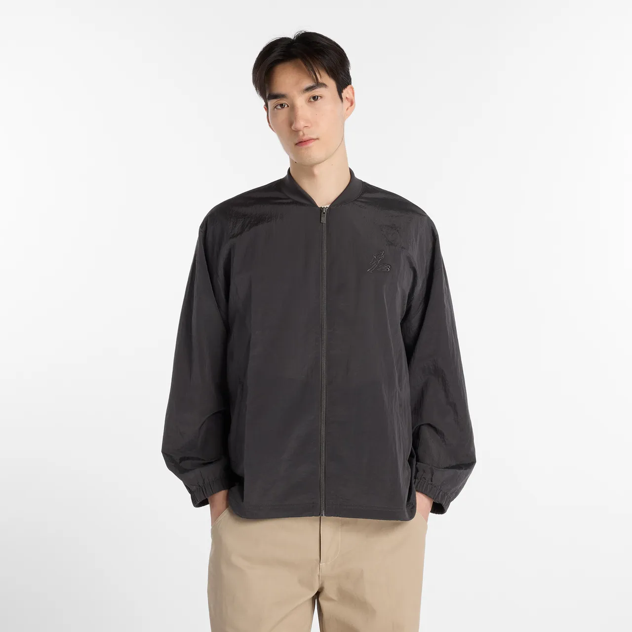 New Balance聯名大谷翔平系列褶皺尼龍夾克，5280元。品牌提供