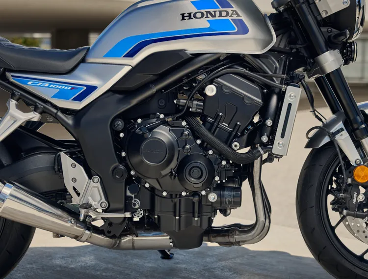 CB1000F搭載源自Honda CBR1000RR Fireblade的直列四缸引擎，經重新調校後強調日常騎乘的順暢輸出。業者提供