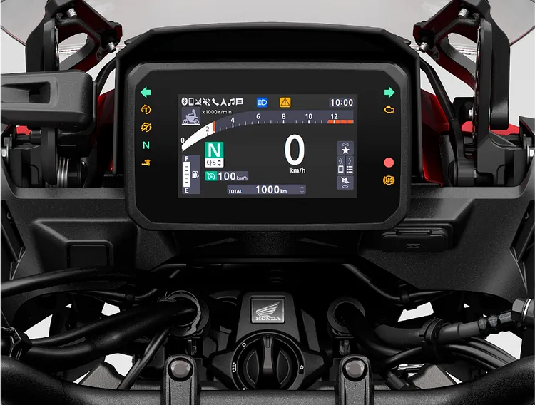 配備5吋全彩TFT儀表，並支援Honda RoadSync智慧型手機連線功能。業者提供