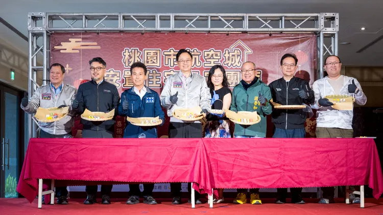 張善政出席航空城安置住宅元宵團拜。桃園市府提供