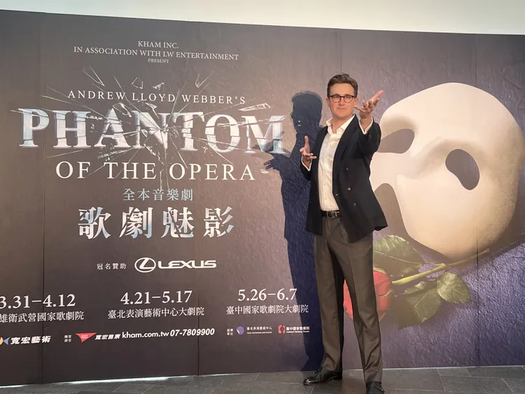 山姆從小就夢想演出魅影，在家中浴室練習。陳薇安攝