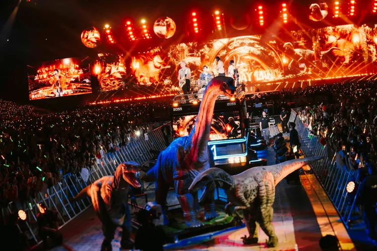 五月天巡演再升級，將現場化身侏羅紀公園。相信音樂提供