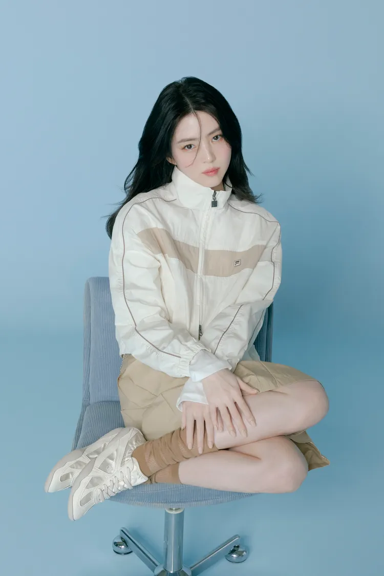 韓韶禧另也以奶茶色造型登場。品牌提供