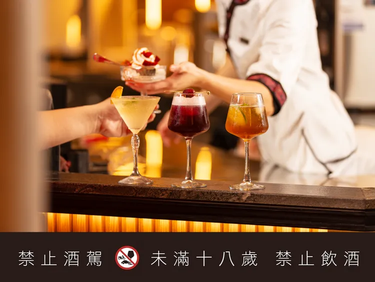 鼎王推出多款信義限定微醺飲品。業者提供