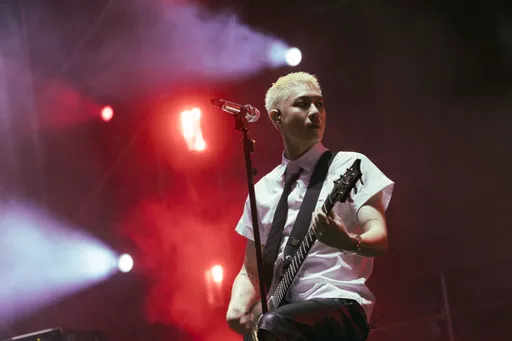 周湯豪墾丁超時開唱⋯驚見台下開圈+死牆　觀眾竟集體道歉