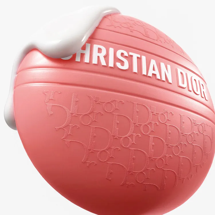 Dior推出緹花全能修護霜馬卡龍限量版#活潑橘，50ml／2000元。品牌提供