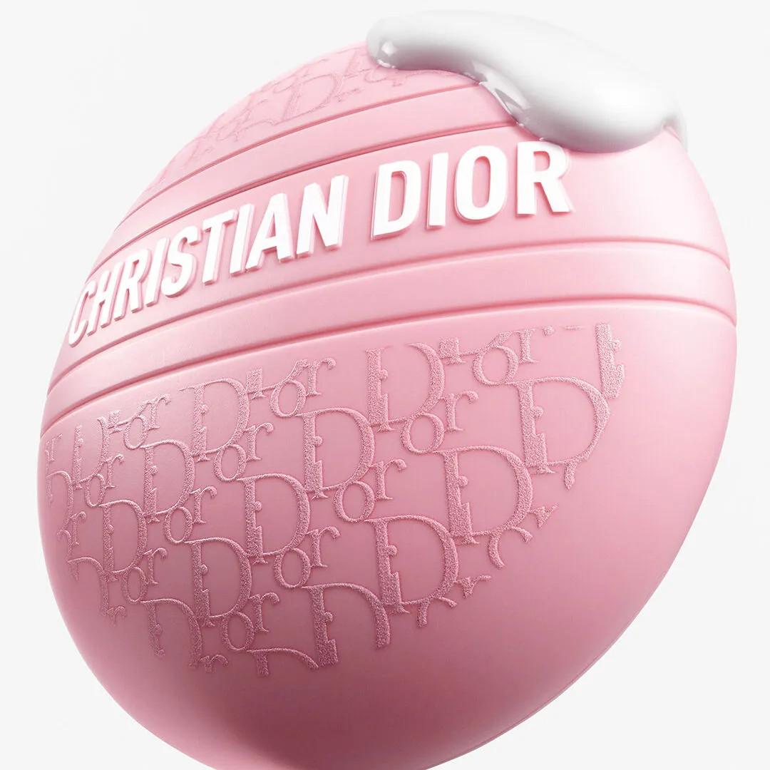 Dior推出緹花全能修護霜馬卡龍限量版#柔嫩粉，50ml／2000元。品牌提供