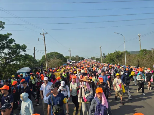 罹A流仍想跟隨白沙屯媽祖進香　香燈腳發燒頭痛收治住院
