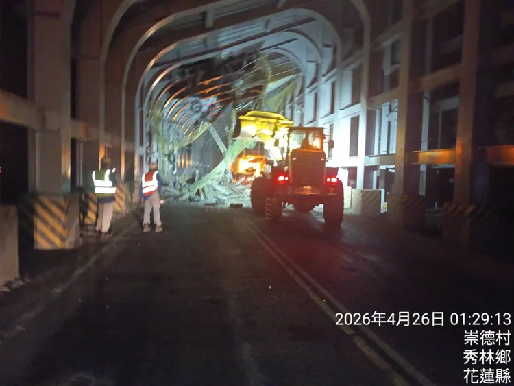 今天清晨搶通。公路局提供