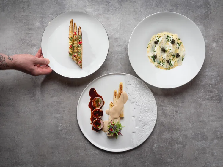 台北文華東方酒店「Bencotto」義大利餐廳，即日起推出春季白蘆筍美饌，由義籍主廚馬利歐‧奎達 (Mario Quarta) 掌杓，精選來自歐洲的頂級白蘆筍，打造「白金級」精彩饗宴。台北文華東方酒店提供