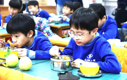 壹短蘋｜政策領頭羊變老牛　侯市府免費營養午餐「背後盤算」
