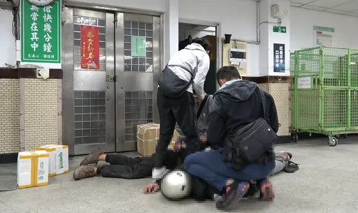 烏龍茶內藏毒！300萬大麻闖關遭抓包　犯嫌竟是癌末通緝犯