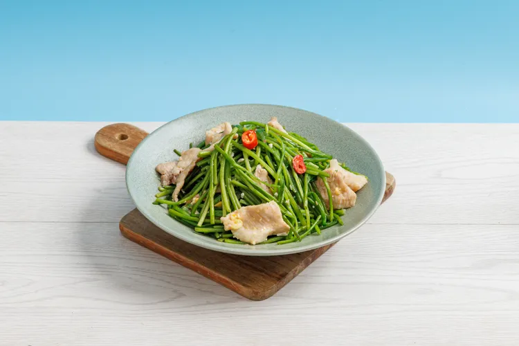 碎金松阪炒水蓮。業者提供