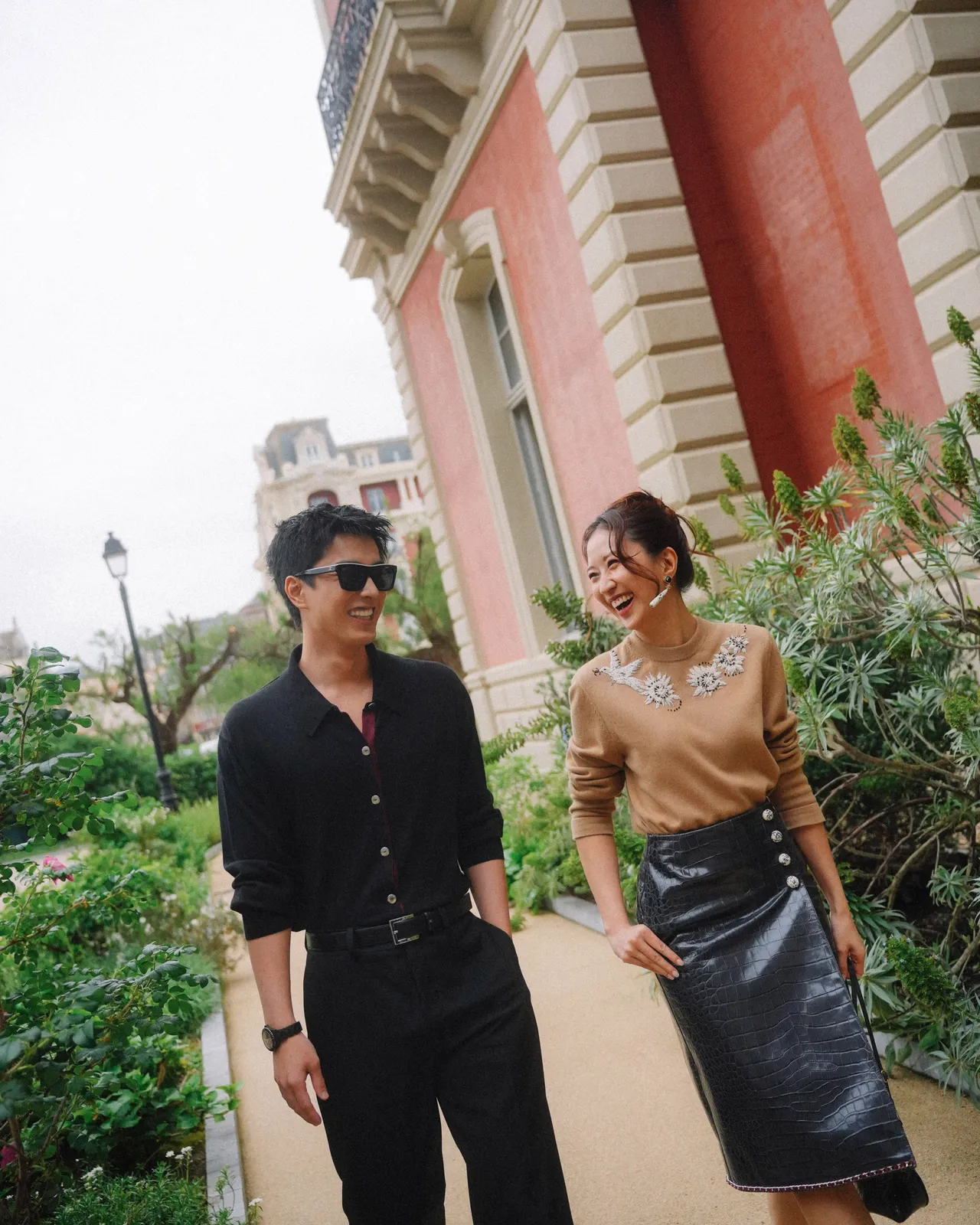 曾敬驊（左）與9m88。品牌提供