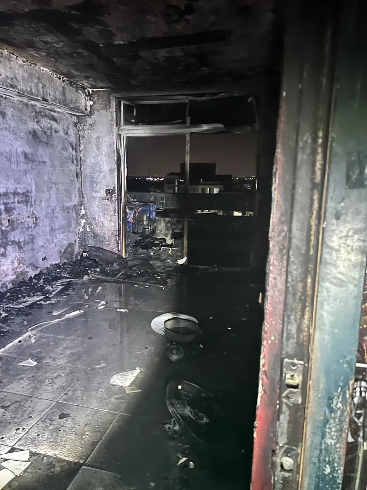 屏東潮州民宅28日凌晨火警。翻攝畫面