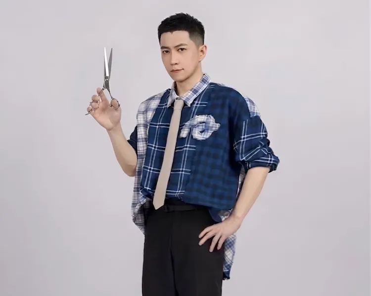 阿信短髮造型獲得粉絲一致好評。翻攝IG