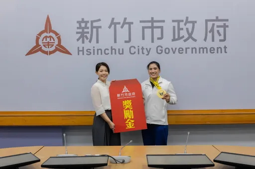 竹市之光！「拳擊女王」陳念琴勇奪亞錦賽金牌　高虹安頒獎嘉勉