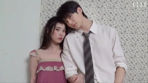 這對CP顏值太超標！IU、邊佑錫合體登封　頭靠頭相偎甜翻