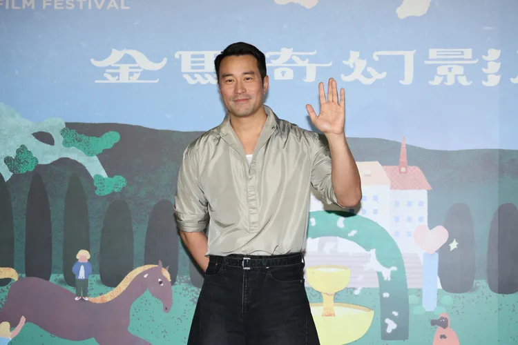 張孝全自曝平常宅家也是只穿一件內褲趴趴走。莊宗達攝