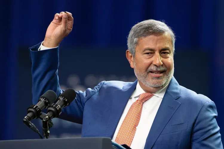 路透社消息指，美光執行長梅羅特拉（圖）曾與眾議員閉門會商。美聯社資料照片