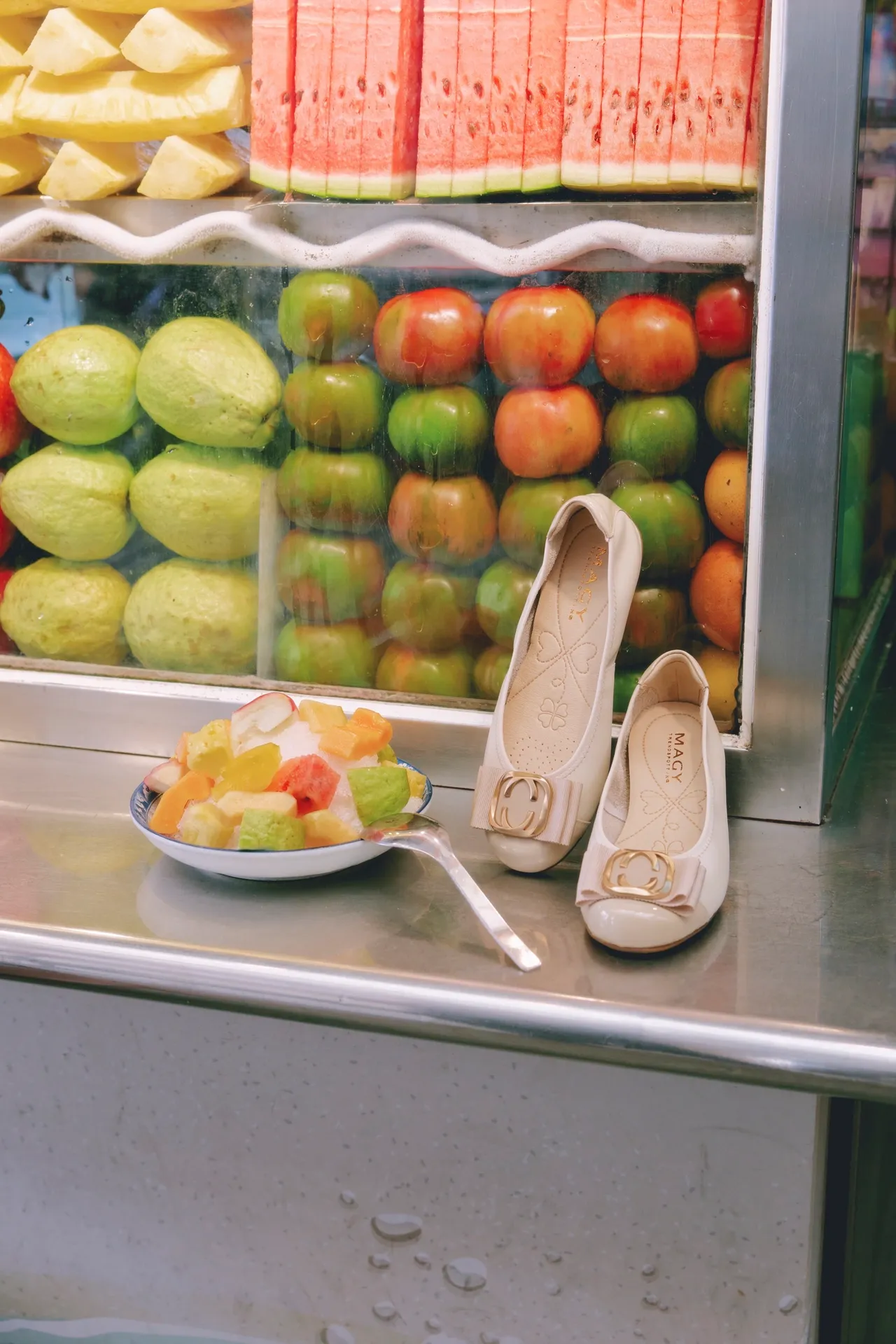 MAGY牛皮簡約金屬飾軟平底鞋，2180元。品牌提供