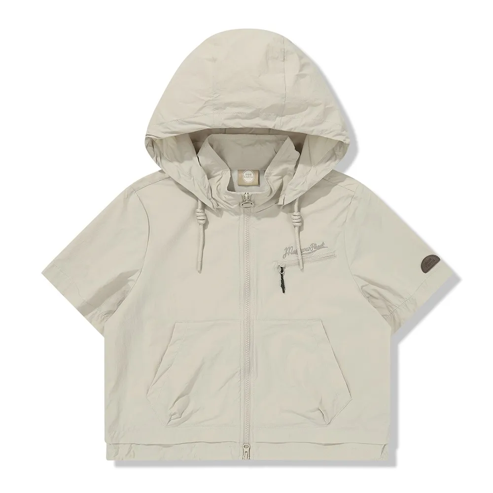BBC EARTH Embroidered Short-Sleeve Hooded Jacket短袖外套，4580元。品牌提供