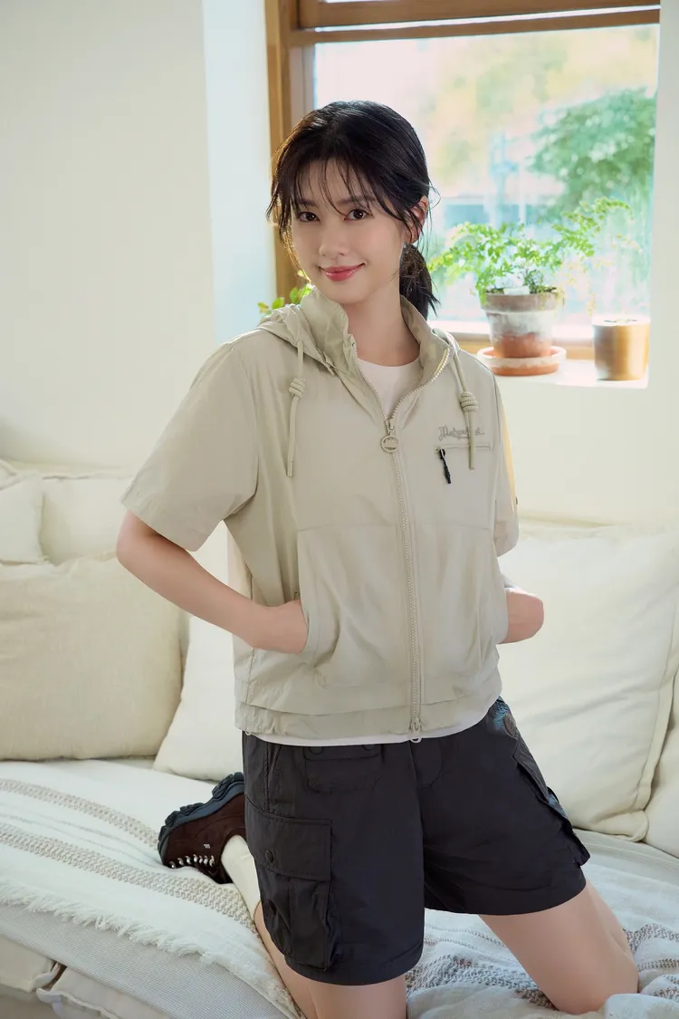 庭沼珉演繹活力輕戶外穿搭。品牌提供