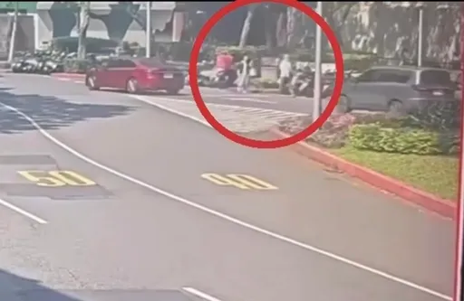 隨地吐痰引口角！老翁拒道歉被錄影竟暴打婦人　當街濺血遭活逮