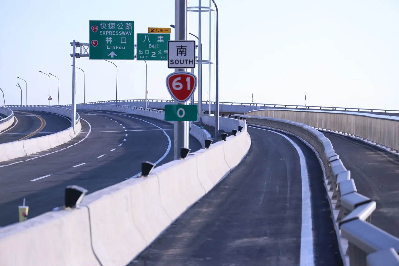 淡江大橋機車道挨轟像「狗道」　公路局回應了