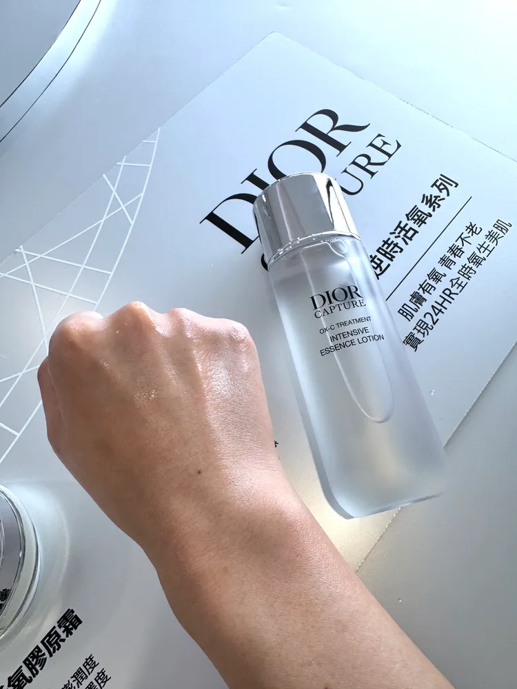 迪奧逆時活氧奇肌露，175ml／3000元。張家玲攝