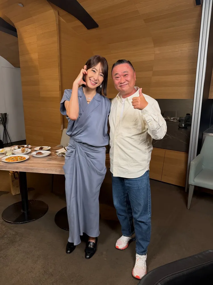 賈永婕（左）和邰智源開心相聚。翻攝賈永婕臉書